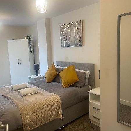 Stylish Two Bed In The Heart Of The City Бірмінгем Екстер'єр фото